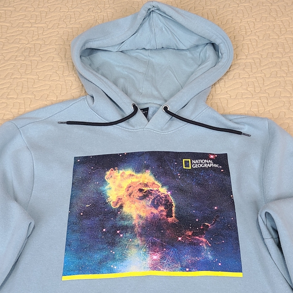 National Geographic Carina Nebula Cosmic Cliffs graphic hoodie size M